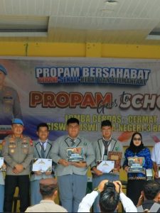 POLDA KEPRI GELAR LOMBA CERDAS CERMAT “PROPAM BERSAHABAT GOES TO SCHOOL” DI SMA NEGERI 3 BATAM