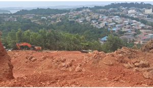 “Cut and Fill” Sebelah TPA Telaga Punggur Bodong, Warga Khawatir Longsor ‘Rumah Ikut Tertimbun.