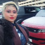 Yang Terhormat Ratu Wangsa di Birmingham, United Kingdom, saat salju tebal menutupi setiap mobil, membuat perjalanan sangat sulit.