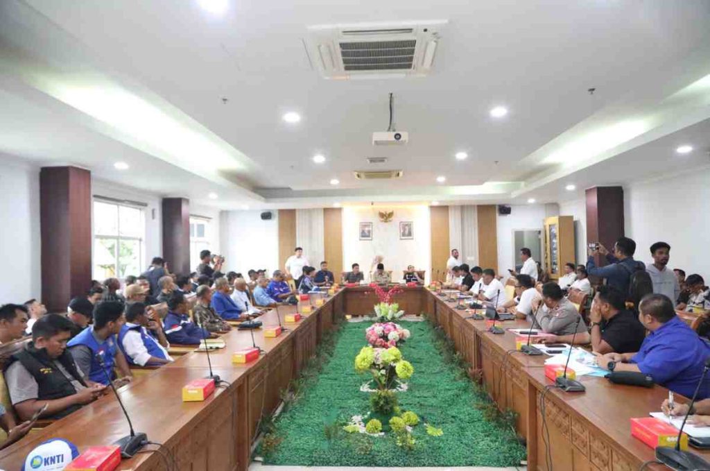 RDPU DPRD Batam Bongkar Dugaan Pencemaran Limbah B3 di Perairan Dangas, Nelayan Terancam Rugi