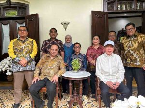 Silaturahmi Lebaran di Solo, Jokowi Terima Budi Arie dan Sejumlah Tokoh : Tanpa Politik, Titip Pesan Persatuan