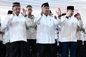 Prabowo Salat Id di Aceh Tamiang, Serahkan Sembako dan Tinjau Hunian Korban Bencana