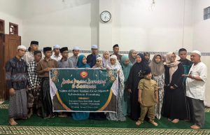 Wujud Kepedulian, Tarno (Pembina Yayasan Rizqi Barokah Abadi Gondang) Santuni Anak Yatim Panti Dewi Masitoh