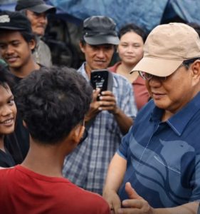Presiden Blusukan Diam-Diam ke Pinggir Rel Senen, Warga Terkejut: Baru Kali Ini Kepala Negara Datang Langsung