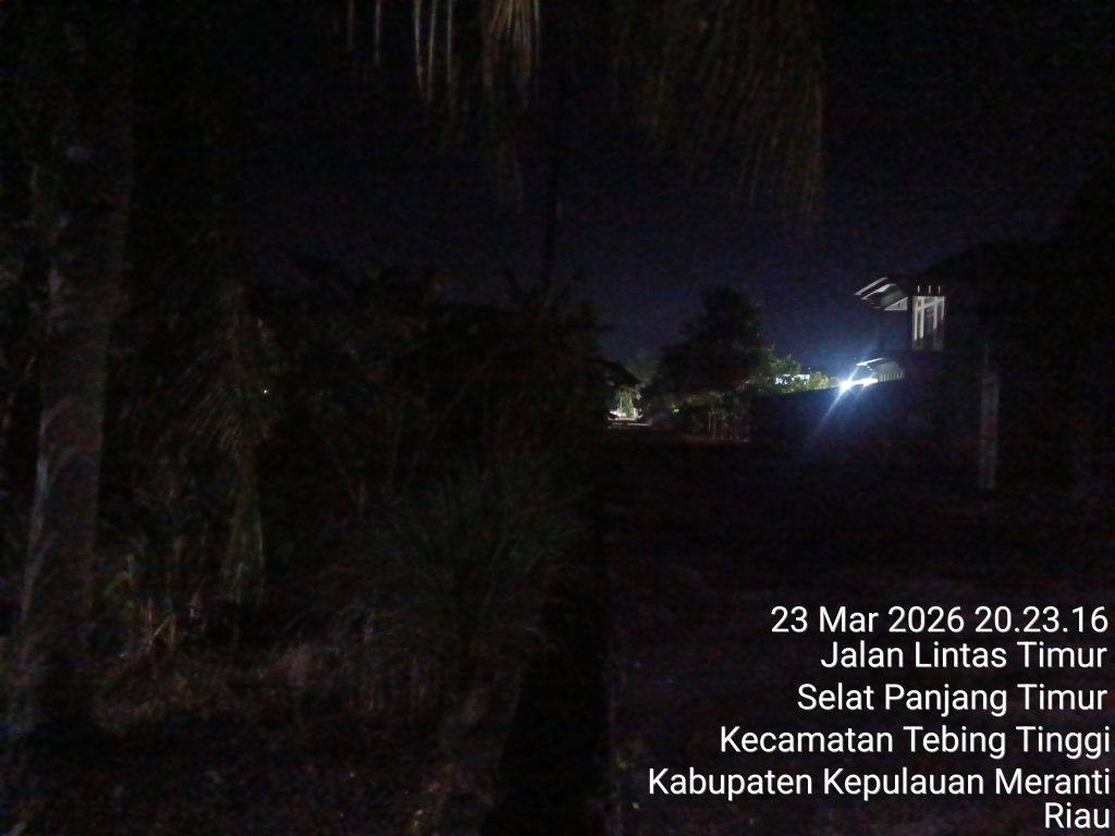 Dua Tahun Gelap, Lampu Jalan di jalan Lintas Timur Depan Kantor Bupati Kepulauan Meranti Tak Kunjung Diperbaiki