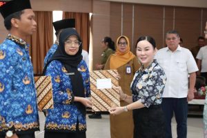 83 CPNS Resmi Jadi PNS di Batam, Amsakar Achmad dan Li Claudia Chandra Tekankan Integritas serta Semangat Melayani