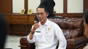 Video Viral Pernyataan Li Claudia Chandra soal Warga Non-KTP yang Tak Bekerja Picu Polemik, Amsakar Achmad Tegaskan Penataan Administrasi dan Pengendalian Migrasi di Batam Bukan untuk Mengusir Warga Melainkan Menjaga Ketertiban dan Daya Dukung Kota
