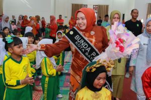 Saat Dongeng dan Lagu Menyatukan Tawa, Kunjungan Erlita Amsakar Disambut Ceria Anak PAUD di Batam