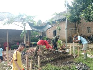 Satgas TMMD ke-128 Kodim 0424/Tanggamus Bangun MCK, Tingkatkan Kesehatan Warga Kalimiring