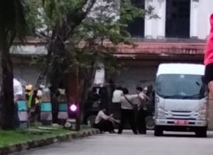 Razia Senyap Imigrasi Batam di Proyek Marina City, WNA Diduga Bermasalah Diperiksa Intensif hingga Digelandang Keluar Lokasi