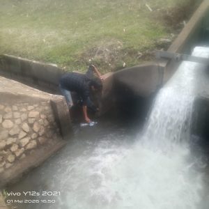 Dugaan Limbah B3 Dibuang Diam-Diam ke Drainase Kabil, Air Berbusa Picu Kecurigaan, Awak Media Dapat Tekanan Saat Lakukan Peliputan