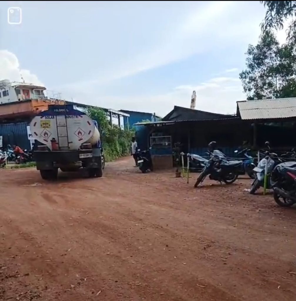 Diduga Jadi Markas Penimbunan dan Distribusi Solar Ilegal di Sagulung, Truk Tangki Bebas Keluar Masuk Area Tertutup Kavling Melati Saat Solar Langka, Aparat Penegak Hukum Diminta Bertindak