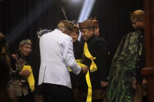 Yadnya Kasada 2026, Kapolres Probolinggo Dikukuhkan sebagai Warga Kehormatan Suku Tengger