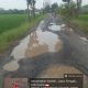 Membahayakan Warga, Jalan Kabupaten di Desa Jraganan Pemalang Rusak Parah Tanpa Penerangan