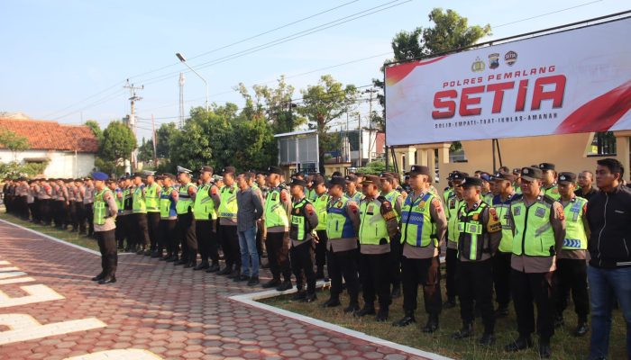  Kapolres Pemalang Pimpin Langsung Apel Kesiapan Pengamanan Pengajian Akbar Walisongo dan Pelantikan PWI LS Se-Kabupaten