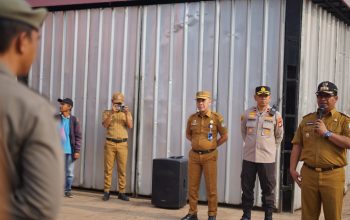 Pemerintah Kota Bekasi Tertibkan Bangunan Liar di Jalan Hankam Jatirahayu Kecamatan Pondok Melati