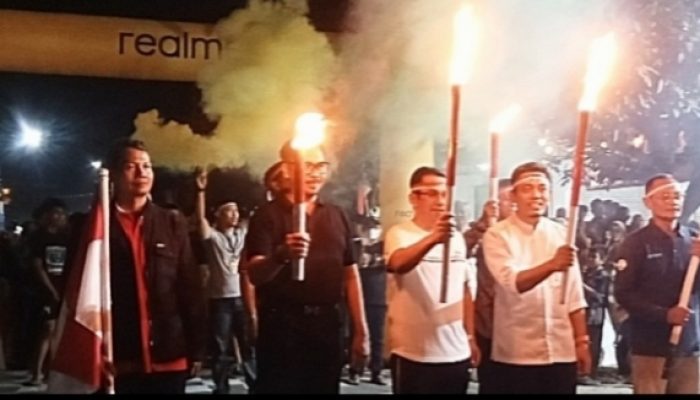 Rizal Bawazier Lepas Estafet Obor Comal 2026, Jalan Gatot Subroto Jadi Lautan Cahaya Semangat Kemerdekaan