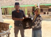 Kaperwil Jawa Timur Media jejakkejahatan.com Turut Bantu Penyaluran Bansos Bantuan Gubernur Jawa Timur Melalui Dinas Sosial Sampang