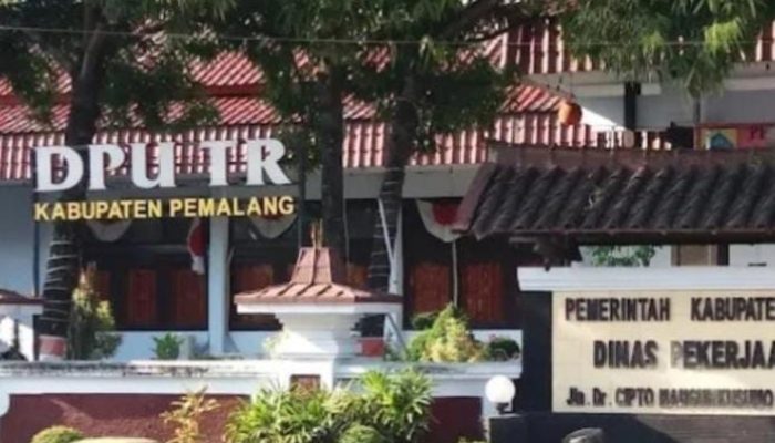 Proyek Tower Smartfren Diduga Tanpa Izin, DPMPTSP dan DLH, DPUPR Pemalang Kompak Tidak Tahu, Kabid Tata Ruang: Aktivitas Tanpa Izin Tidak Dibenarkan