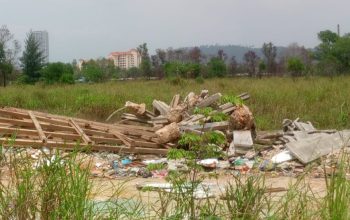 Jalan Pembangunan Marina Disorot, Material Sisa Proyek dan Dugaan Pembakaran Limbah Dikeluhkan Warga