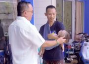 Anggota DPRD kabupaten Pringsewu Rijal Agusty Kunjungi Warga Pringsewu Pengidap Penyakit Jantung yang Dirawat di RS.Cipto Mangunkusumo Jakarta