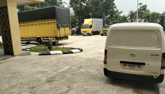 Satuan Reserse Kriminal Polresta Barelang mengamankan tiga unit mobil yang bakal menyelundupkan minuman keras ke luar Batam